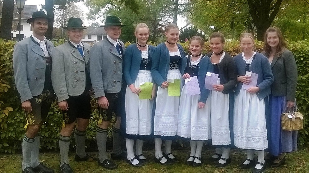 Gau- Jugenddirndldrahn in Bruckmühl 2015 M Gaujugenddirndldrahn2015