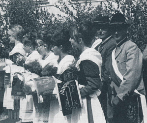 Mitglieder bei der Fahnenweihe 1967 fahnenweihe1967k